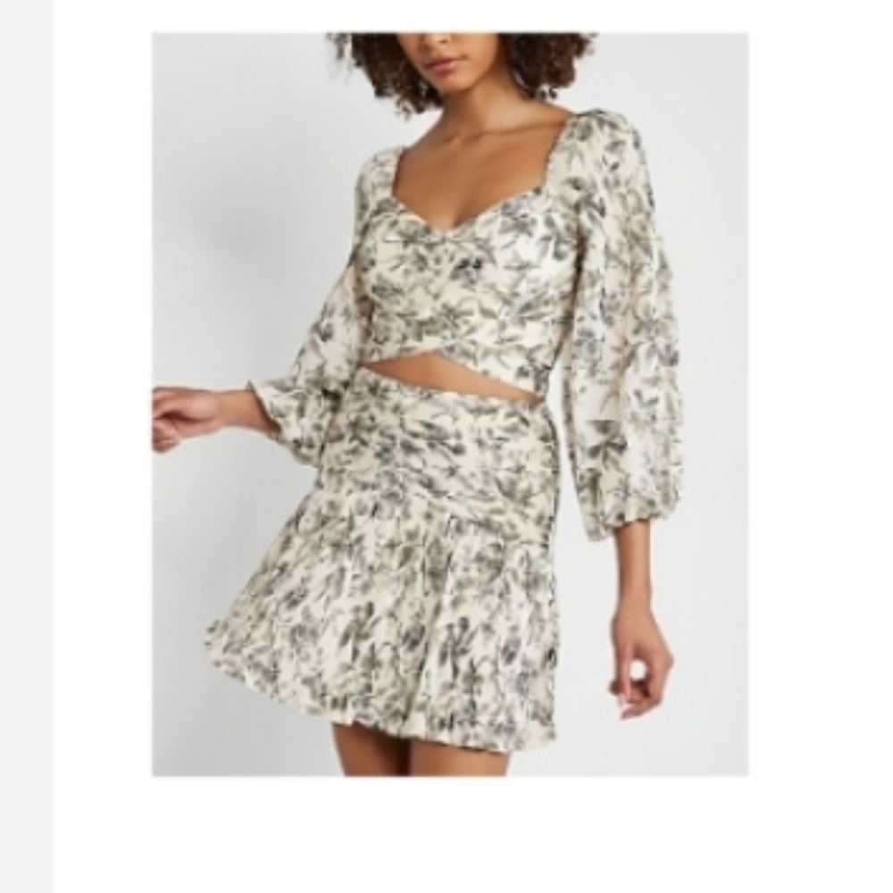 NWT Express 2pc. Set